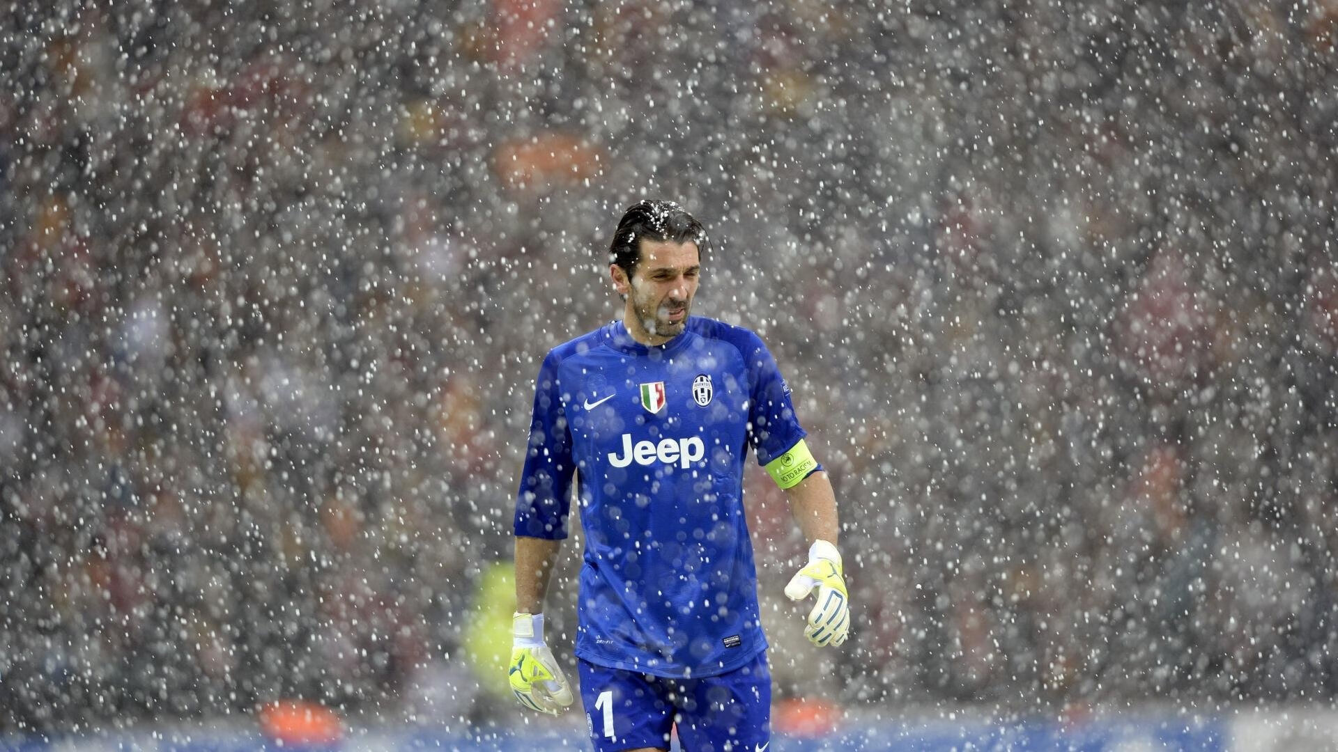 “攻防大战：战略调度成胜负关键，绝境何惧？”，战略攻防游戏